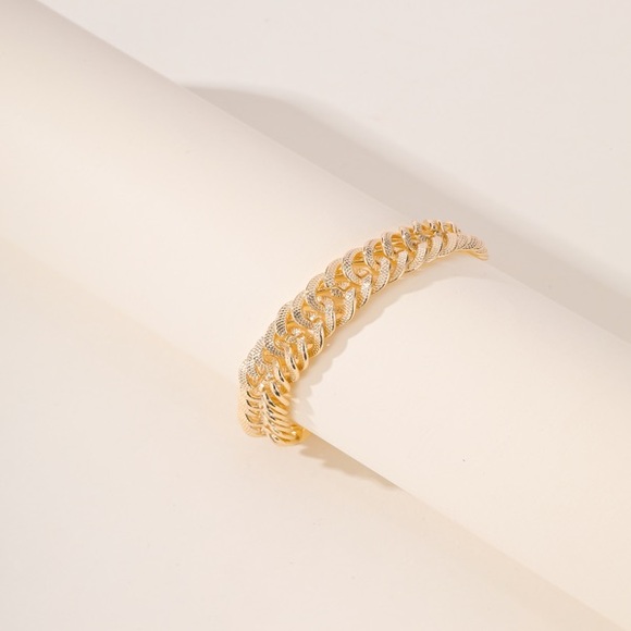 Women’s metal carved style ankle - Picture 2 of 5